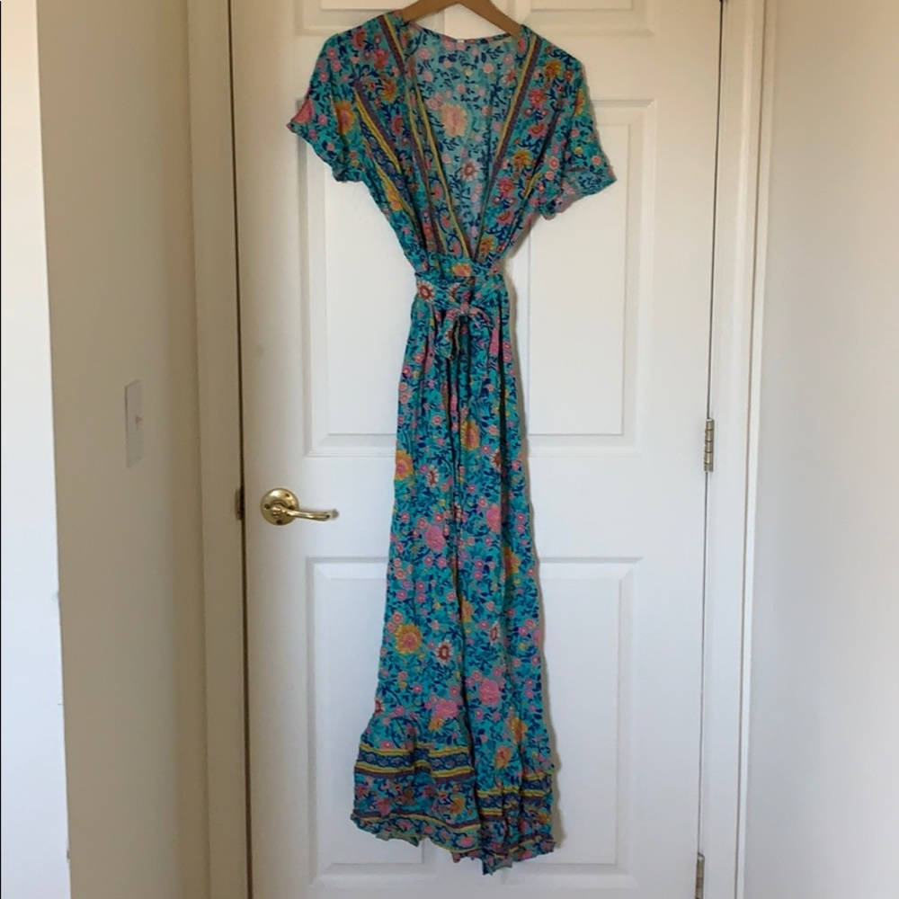 Floral dress ties on the side! Never worn